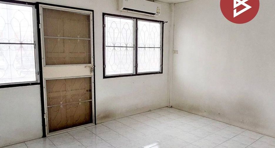 À vendre 2 chambres maison de ville à Mueang Samut Prakan, Samut Prakan