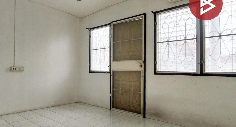 À vendre 2 chambres maison de ville à Mueang Samut Prakan, Samut Prakan