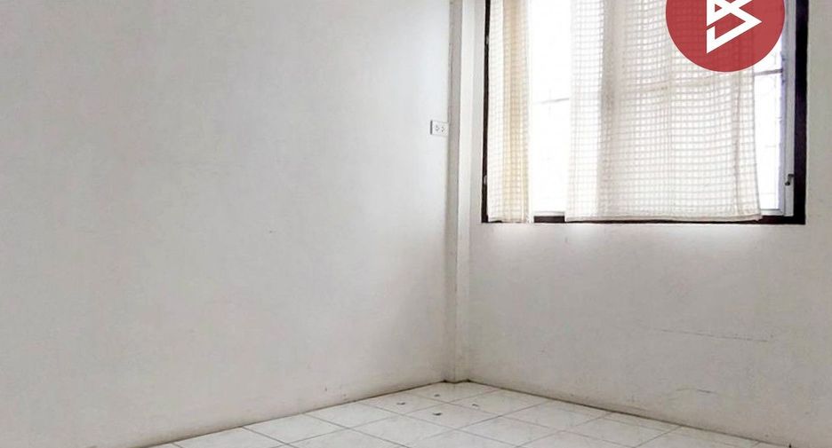 À vendre 2 chambres maison de ville à Mueang Samut Prakan, Samut Prakan
