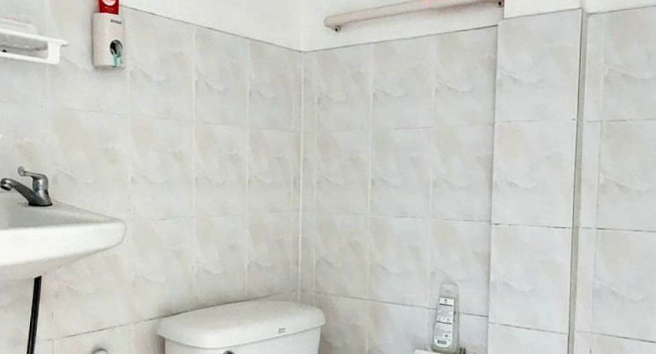 À vendre 2 chambres maison de ville à Mueang Samut Prakan, Samut Prakan