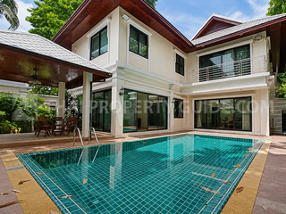 For rent 4 bedrooms house in Yan Nawa, Bangkok
