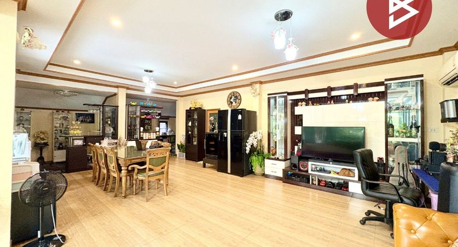 出售 9 卧室 独立屋 在 Mueang Chai Nat, Chai Nat
