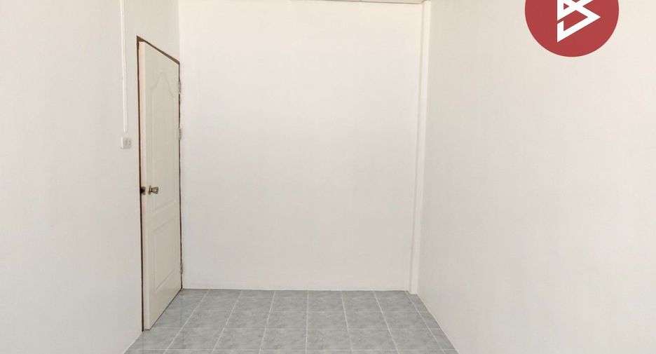 For sale 3 bedrooms townhouse in Phutthamonthon, Nakhon Pathom