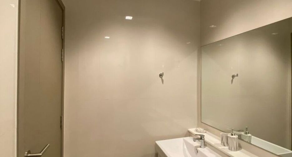 For rent 1 bed condo in Huai Khwang, Bangkok