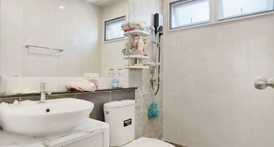 For sale 3 bedrooms townhouse in Bang Phli, Samut Prakan