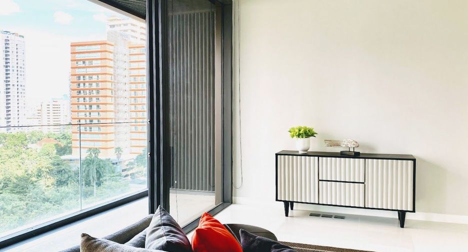 For rent 2 bedrooms condo in Khlong Toei, Bangkok