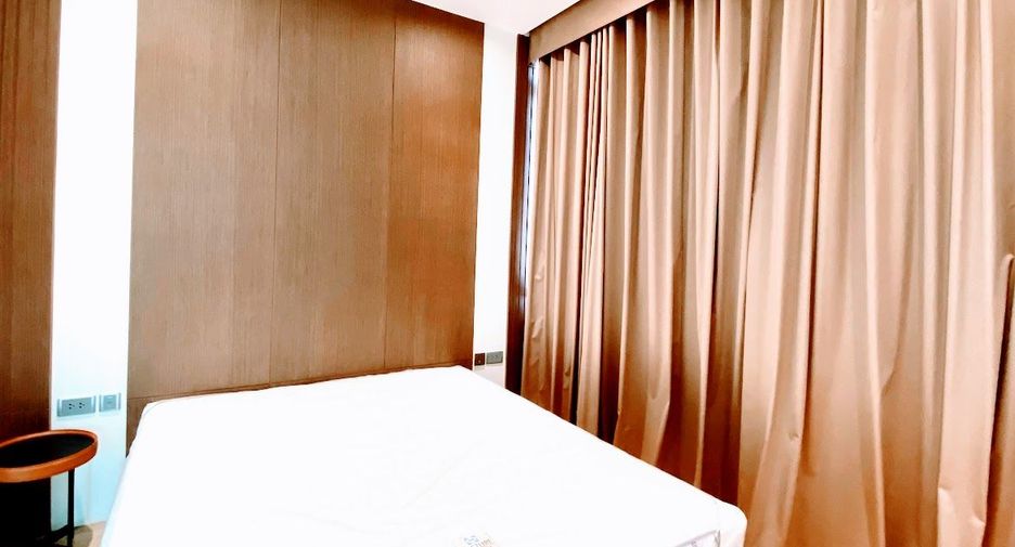 For rent 2 bedrooms condo in Khlong Toei, Bangkok