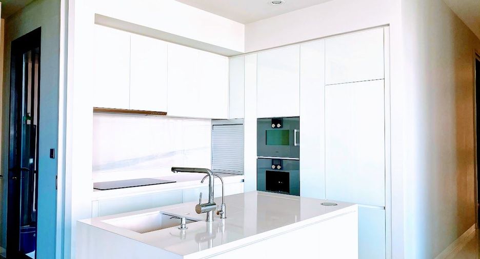 For rent 2 bedrooms condo in Khlong Toei, Bangkok