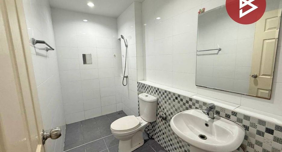 For sale 2 bedrooms townhouse in Ban Chang, Rayong