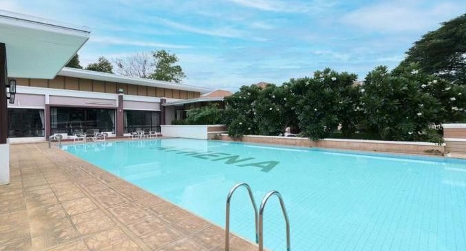 For sale 5 bedrooms house in Mueang Chiang Mai, Chiang Mai