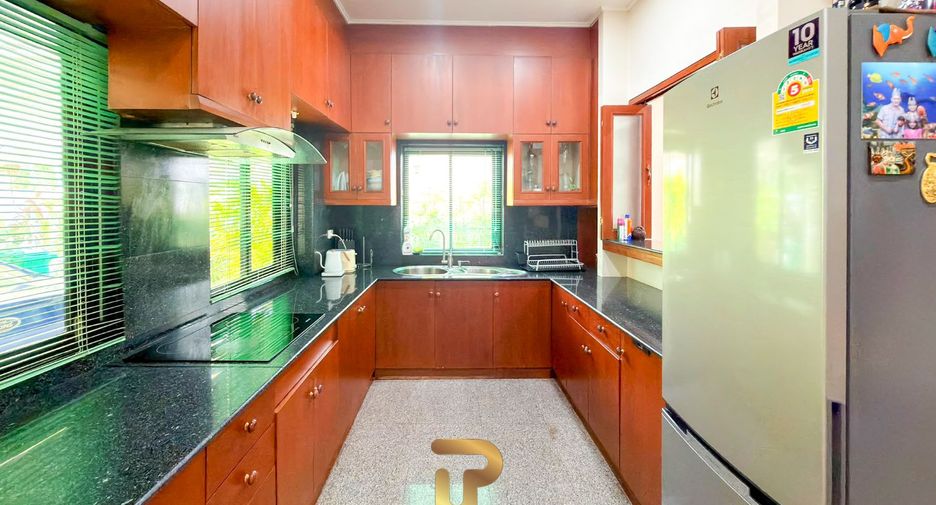 For sale 3 bedrooms house in Na Jomtien, Pattaya