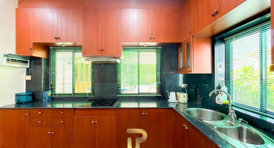 For sale 3 bedrooms house in Na Jomtien, Pattaya