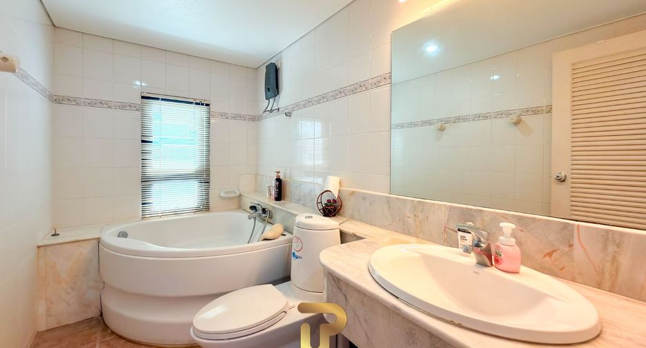 For sale 3 bedrooms house in Na Jomtien, Pattaya