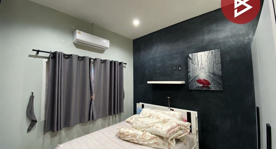 Reihenhaus zum Kauf mit 2 Zimmer in Si Racha, Chonburi