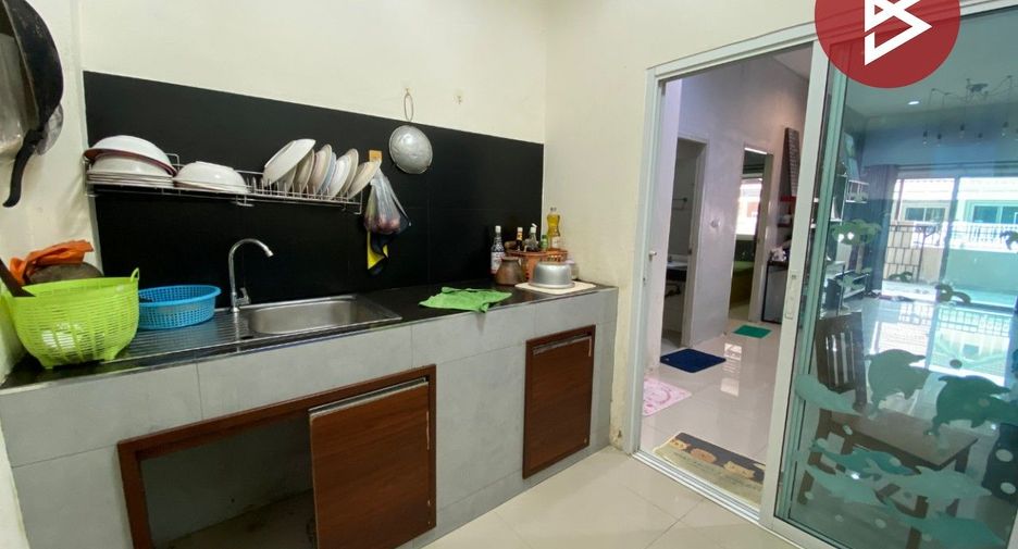 Reihenhaus zum Kauf mit 2 Zimmer in Si Racha, Chonburi