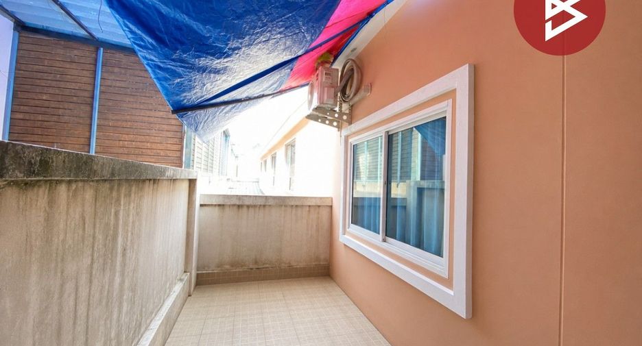 Reihenhaus zum Kauf mit 2 Zimmer in Si Racha, Chonburi