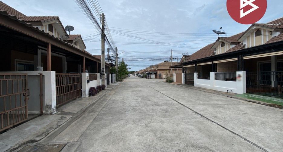 Reihenhaus zum Kauf mit 2 Zimmer in Si Racha, Chonburi