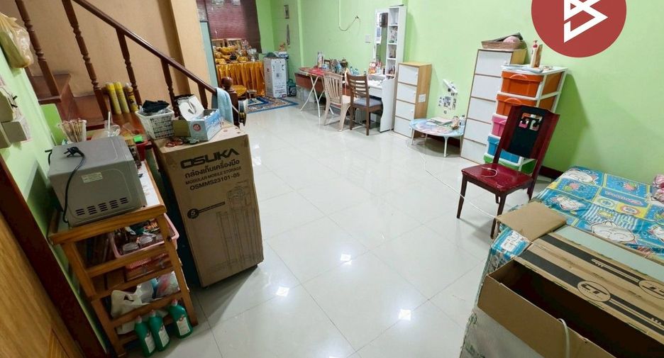 For sale 3 bedrooms townhouse in Krathum Baen, Samut Sakhon