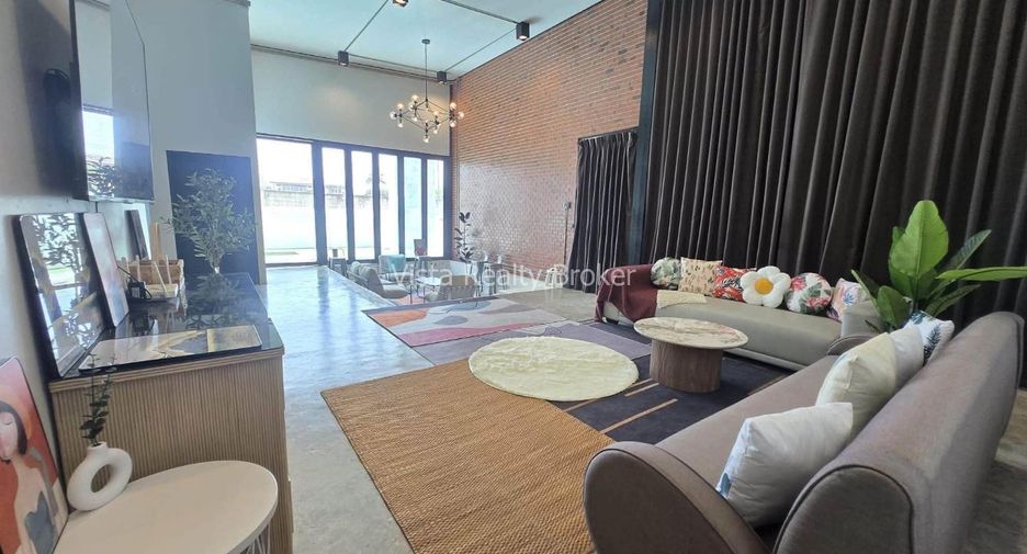 For sale 3 bedrooms villa in Huay Yai, Pattaya