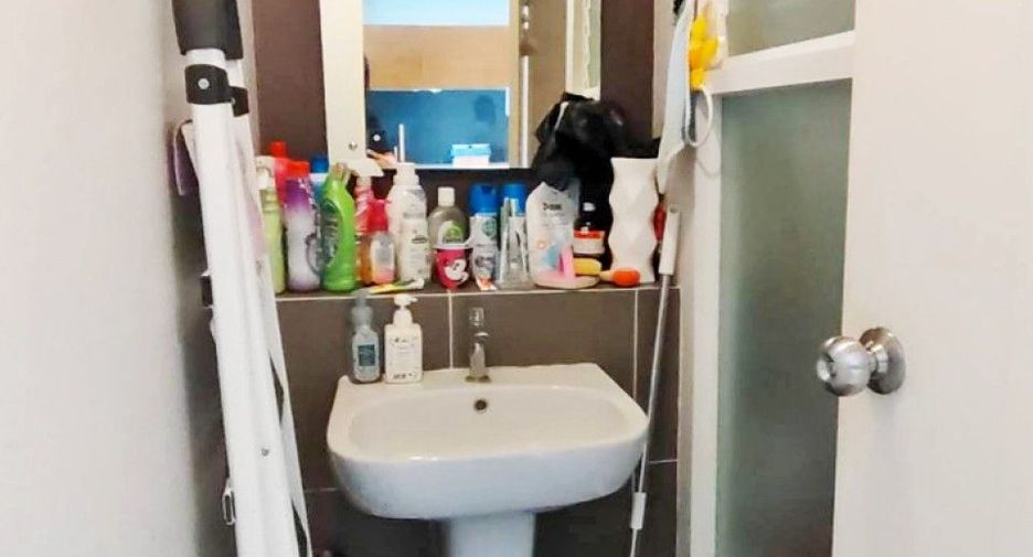 For sale 2 bedrooms townhouse in Phra Samut Chedi, Samut Prakan