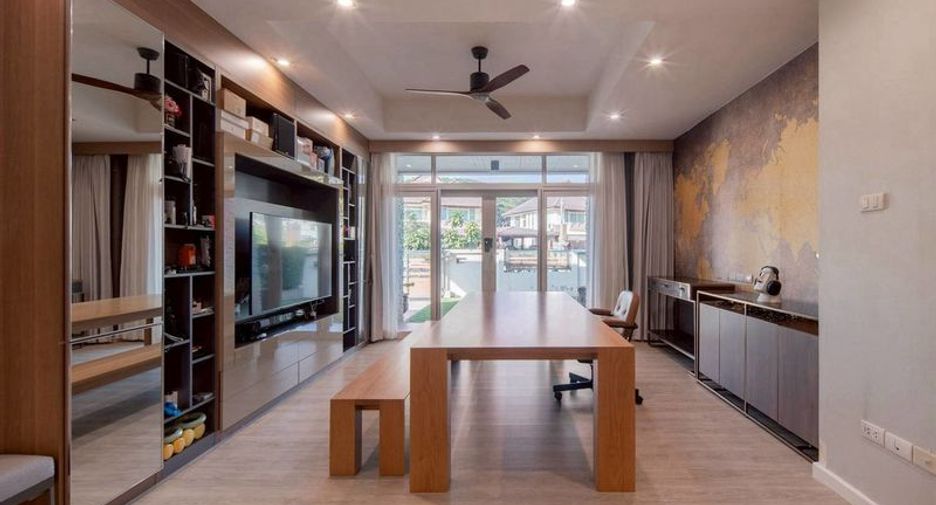 À vendre 5 chambres maison à Si Racha, Chonburi