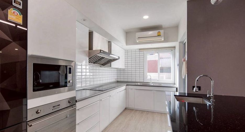 À vendre 5 chambres maison à Si Racha, Chonburi