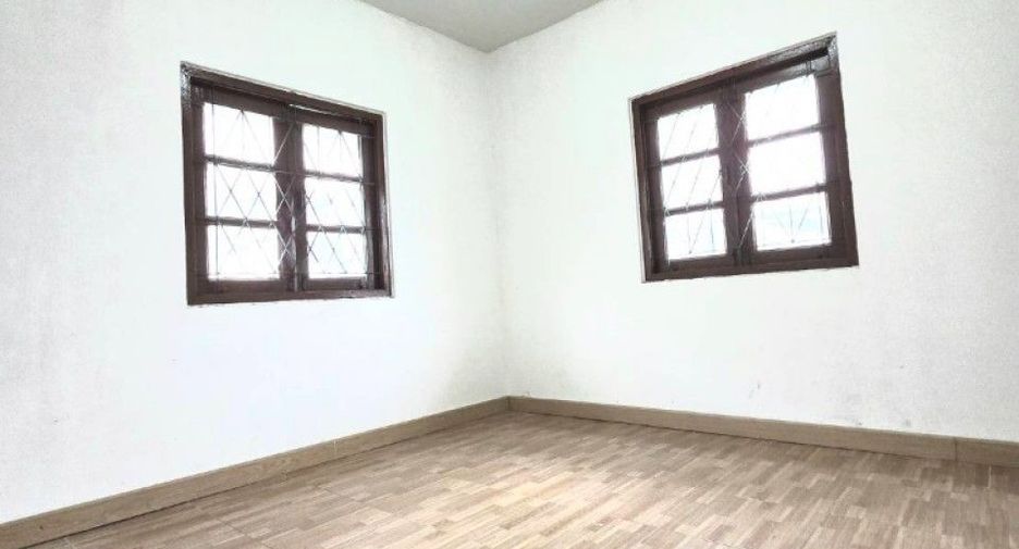 Casa adosada en venta de 3 habitaciones en Mueang Samut Prakan, Samut Prakan