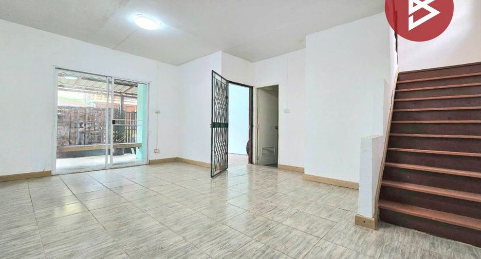 Casa adosada en venta de 3 habitaciones en Mueang Samut Prakan, Samut Prakan