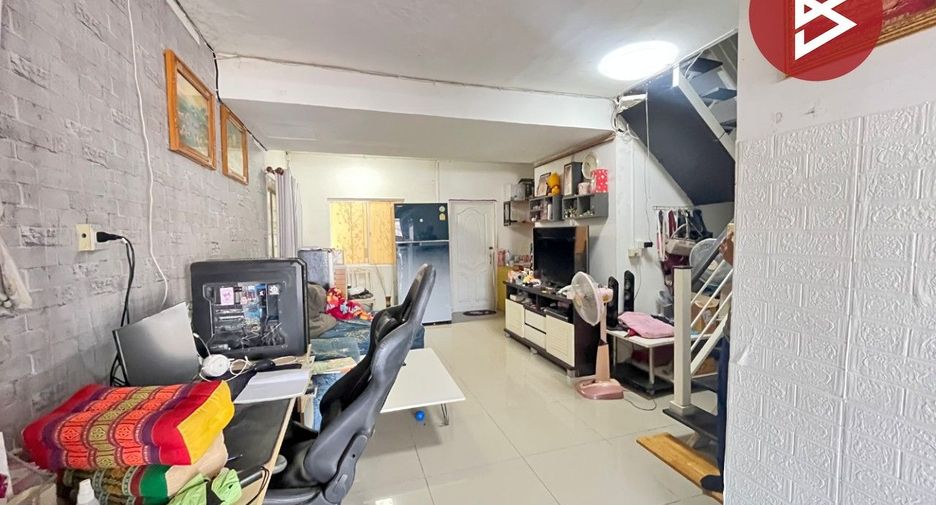 Casa adosada en venta de 3 habitaciones en Mueang Samut Prakan, Samut Prakan