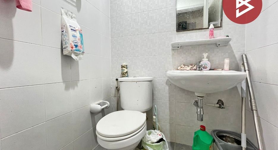 Casa adosada en venta de 3 habitaciones en Mueang Samut Prakan, Samut Prakan