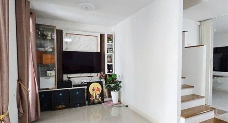 For sale 3 bedrooms townhouse in Khlong Luang, Pathum Thani