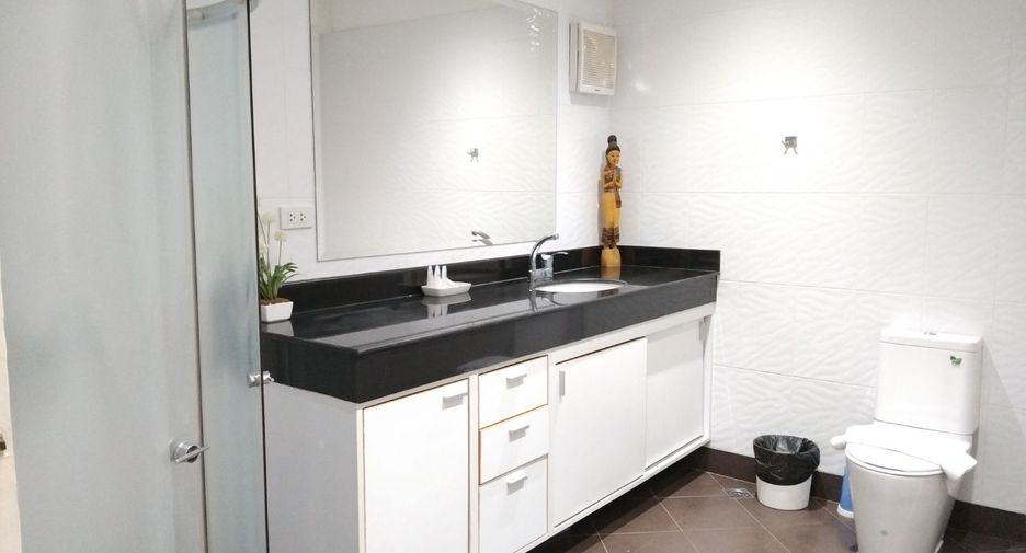 For sale 1 bed condo in Mueang Rayong, Rayong