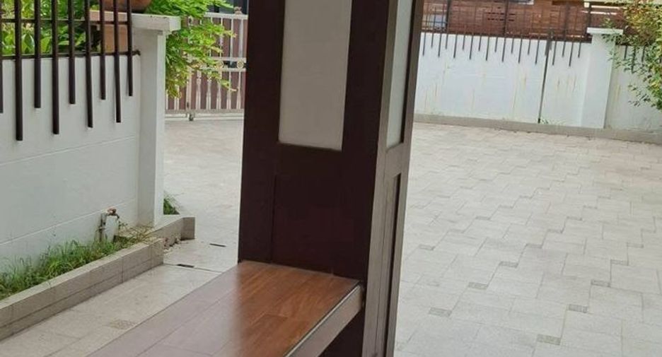 Haus zur Miete mit 4 Zimmer in Si Racha, Chonburi