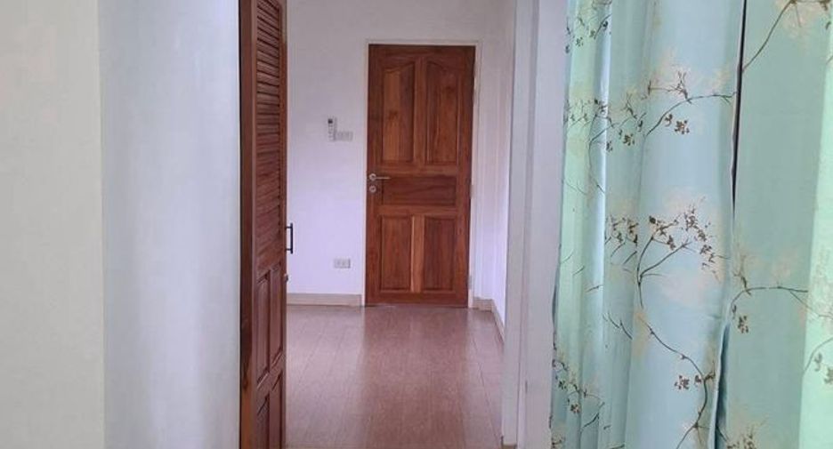 Haus zur Miete mit 4 Zimmer in Si Racha, Chonburi