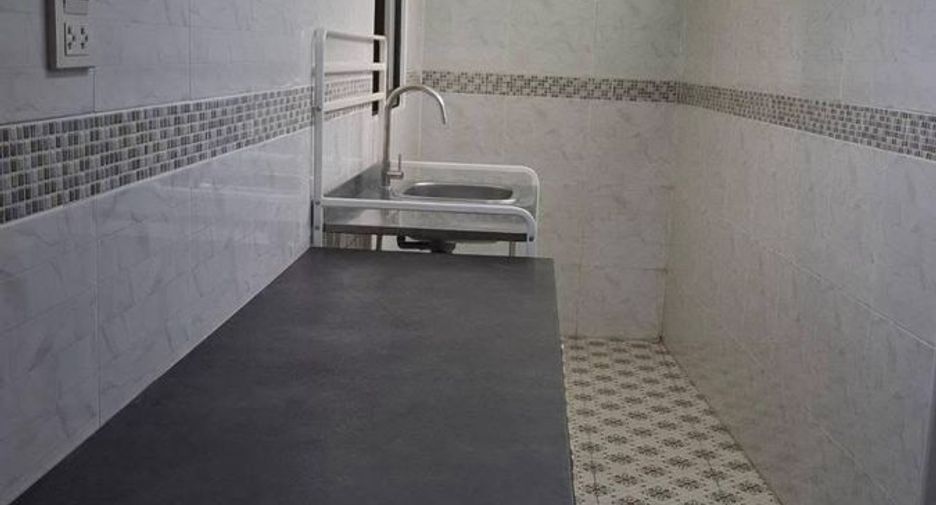 Haus zur Miete mit 4 Zimmer in Si Racha, Chonburi