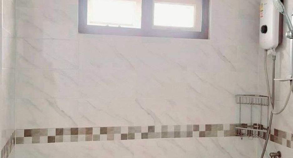 Haus zur Miete mit 4 Zimmer in Si Racha, Chonburi
