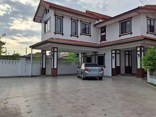 Haus zur Miete mit 4 Zimmer in Si Racha, Chonburi