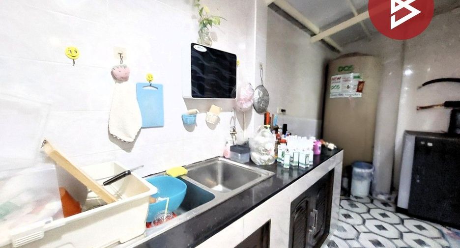 Casa adosada en venta de 3 habitaciones en Mueang Samut Prakan, Samut Prakan