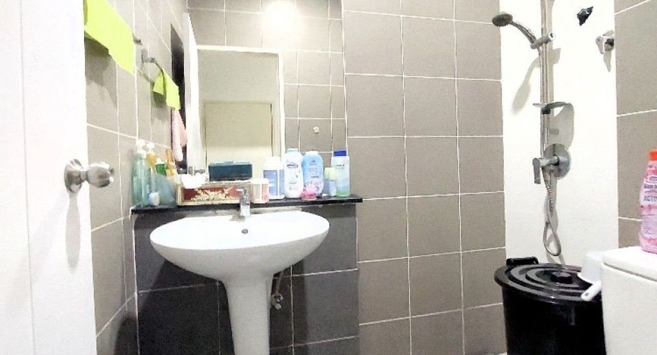 Casa adosada en venta de 3 habitaciones en Mueang Samut Prakan, Samut Prakan