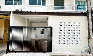 Casa adosada en venta de 3 habitaciones en Thalang, Phuket
