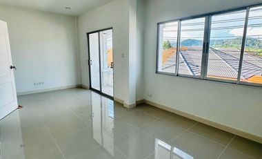 Casa adosada en venta de 3 habitaciones en Thalang, Phuket