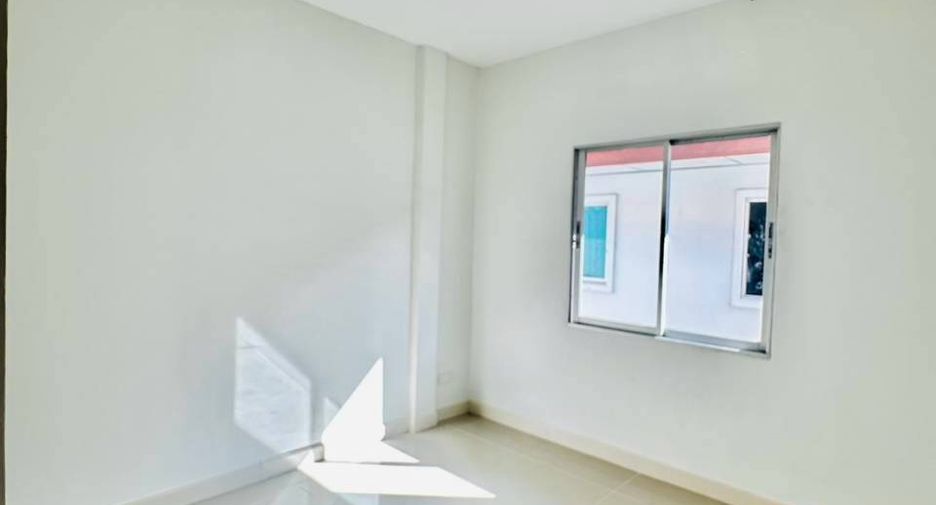 Casa adosada en venta de 3 habitaciones en Thalang, Phuket