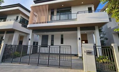 Casa en alquiler de 4 habitaciones en Lat Krabang, Bangkok