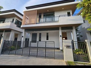 Casa en alquiler de 4 habitaciones en Lat Krabang, Bangkok