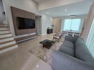 Casa en alquiler de 4 habitaciones en Lat Krabang, Bangkok