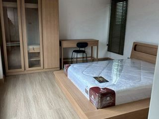 Casa en alquiler de 4 habitaciones en Lat Krabang, Bangkok