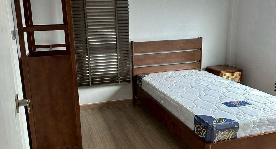 Casa en alquiler de 4 habitaciones en Lat Krabang, Bangkok