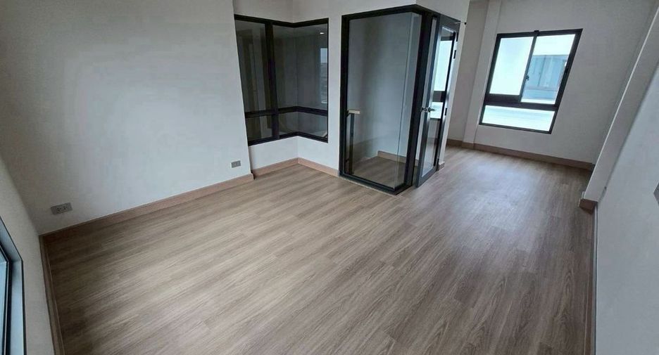 Casa en alquiler de 4 habitaciones en Lat Krabang, Bangkok