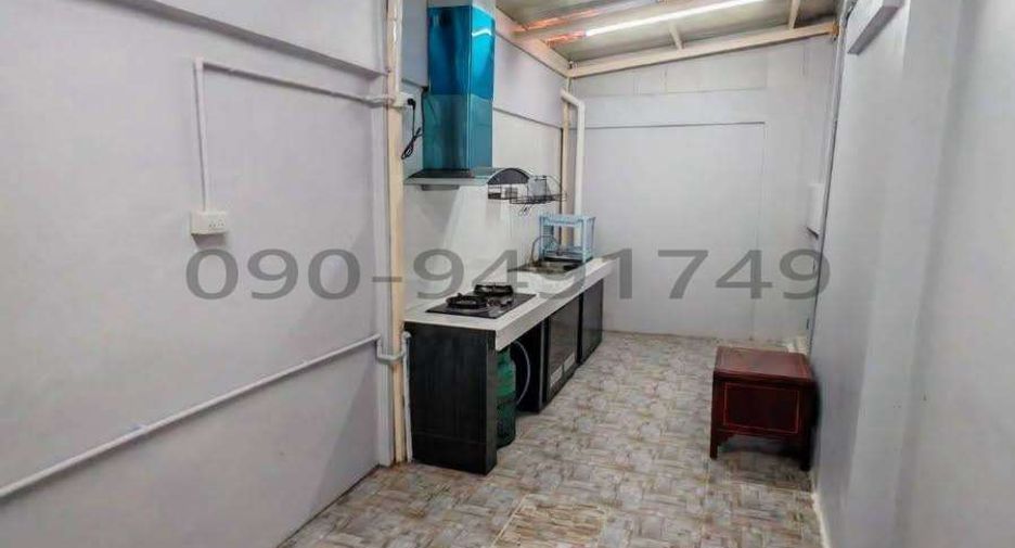 Casa adosada en alquiler de 3 habitaciones en Bueng Kum, Bangkok