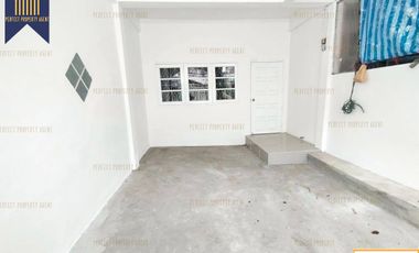 Casa adosada en venta de 2 habitaciones en Lat Krabang, Bangkok